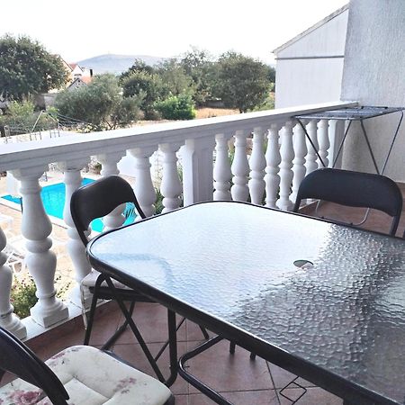 Apartments"Nika" With Private Pool Galovac  外观 照片