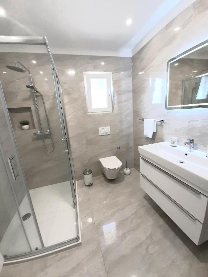 Apartments"Nika" With Private Pool Galovac  外观 照片
