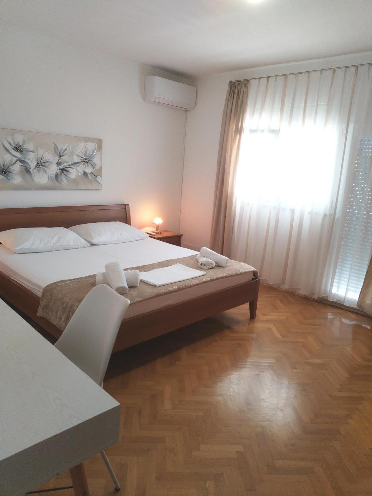 Apartments"Nika" With Private Pool Galovac  外观 照片