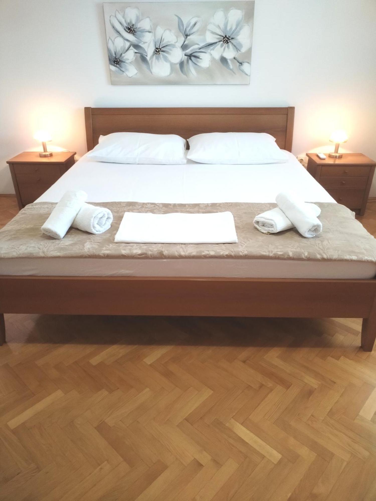 Apartments"Nika" With Private Pool Galovac  外观 照片