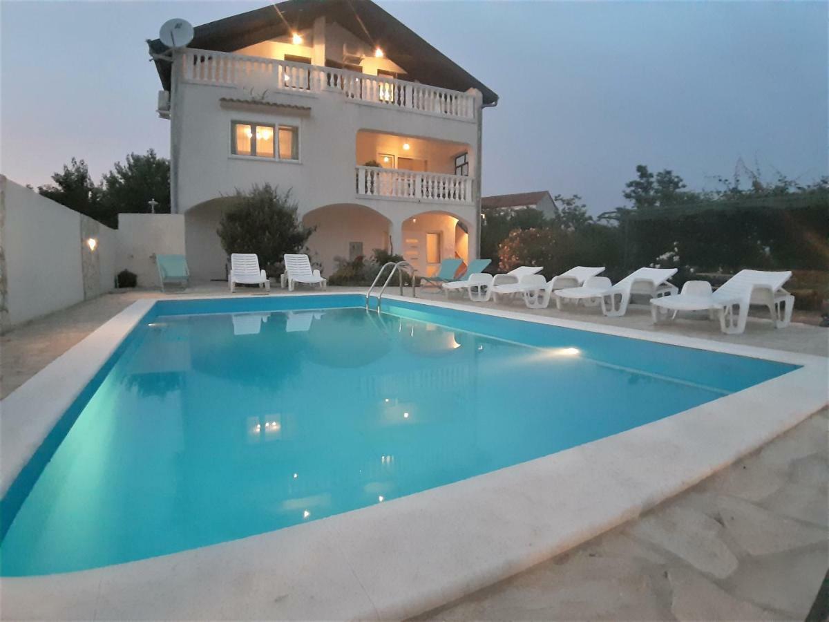 Apartments"Nika" With Private Pool Galovac  外观 照片
