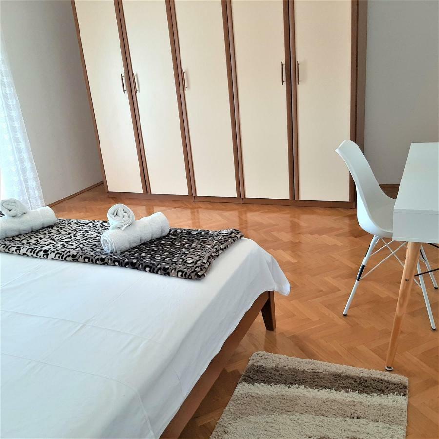 Apartments"Nika" With Private Pool Galovac  外观 照片