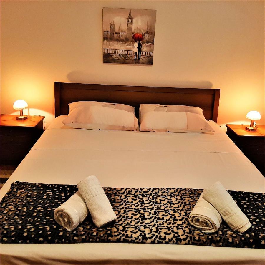 Apartments"Nika" With Private Pool Galovac  外观 照片