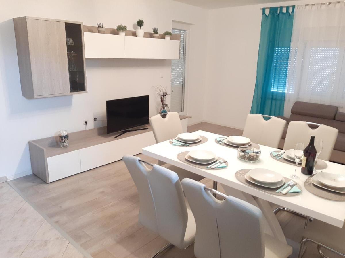Apartments"Nika" With Private Pool Galovac  外观 照片